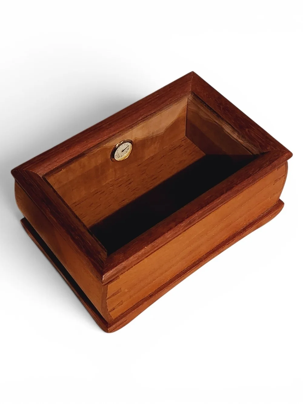 Classic Wooden Humidor Box in Brown